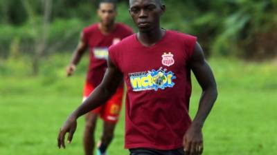 Chestyn Onofre, durante un entrenamiento del Vida.